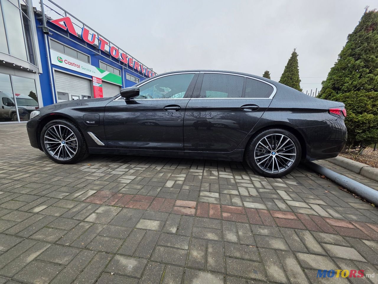 2023' BMW 5 Series photo #3