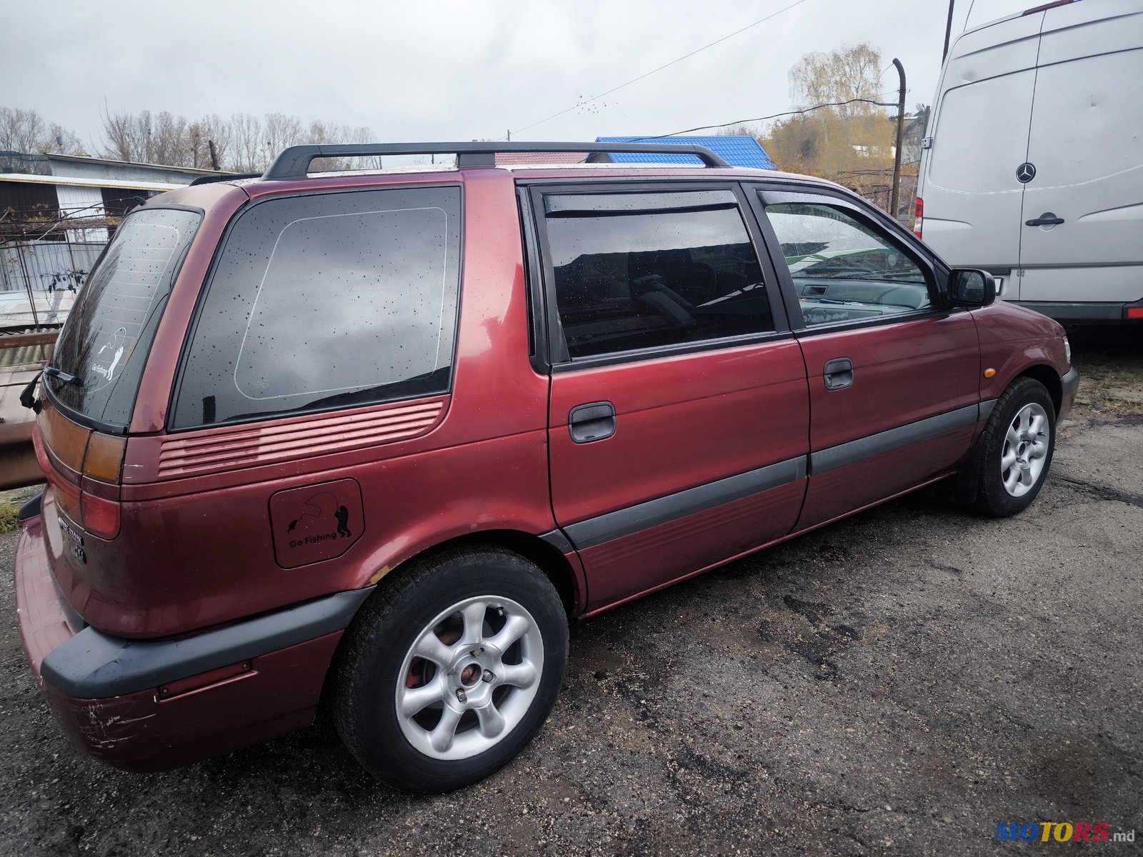 1998' Mitsubishi Space Wagon photo #3