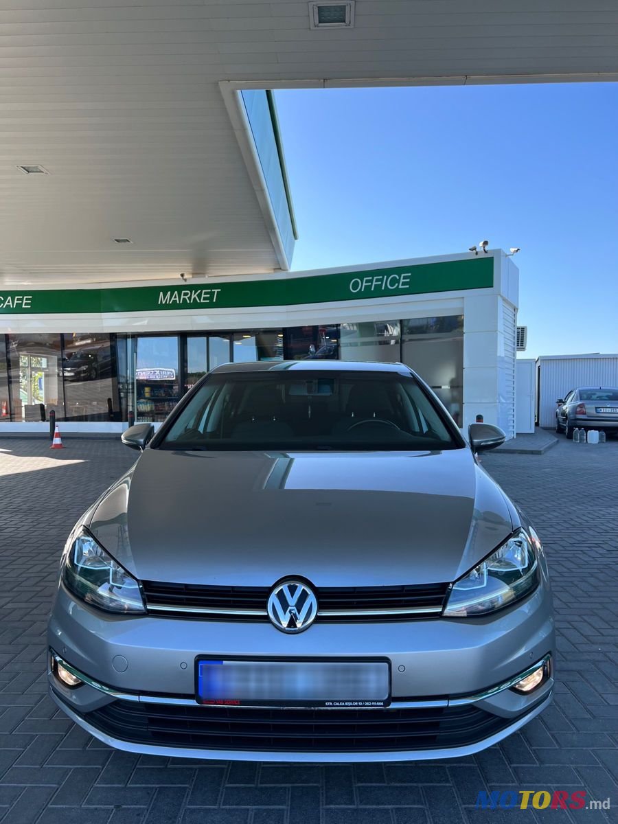 2017' Volkswagen Golf photo #4