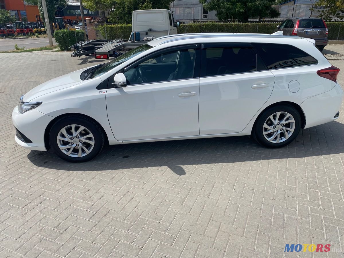 2016' Toyota Auris photo #3