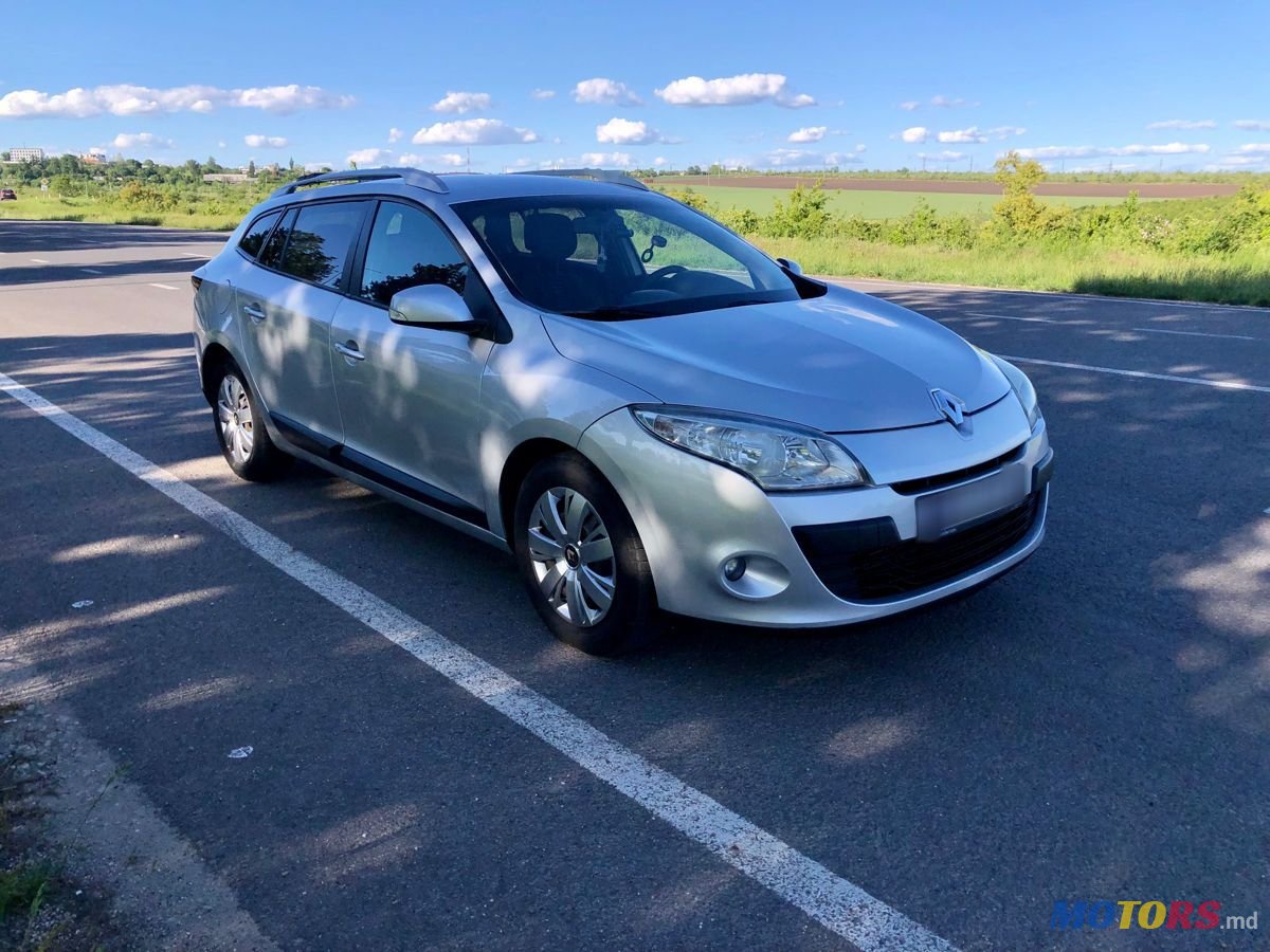 2010' Renault Megane photo #2