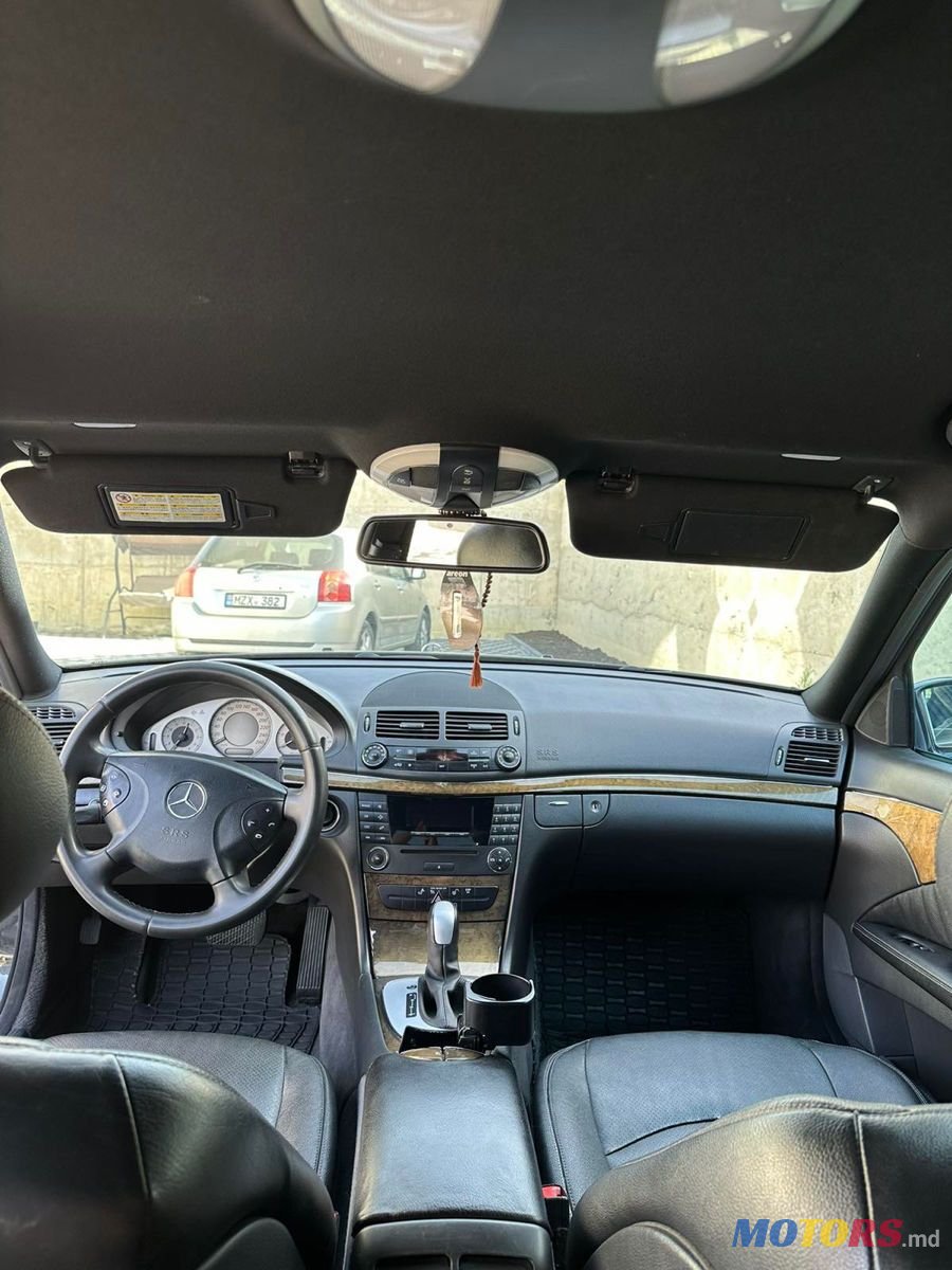 2005' Mercedes-Benz E Класс photo #4