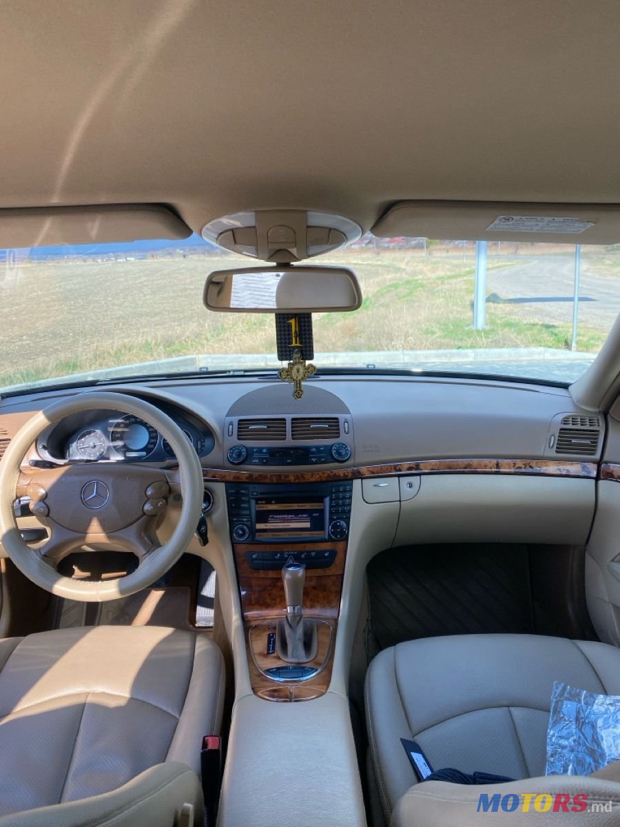 2008' Mercedes-Benz E-Class photo #6