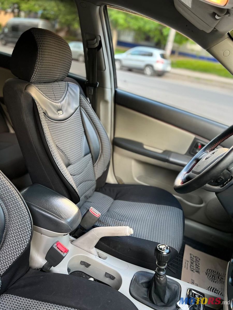 2005' Kia Cerato photo #1