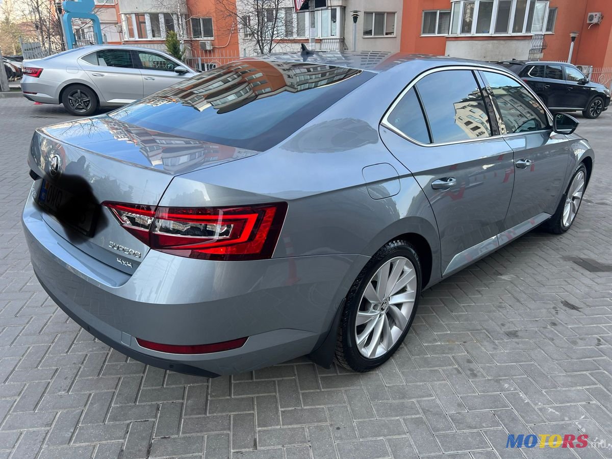 2016' Skoda Superb photo #6