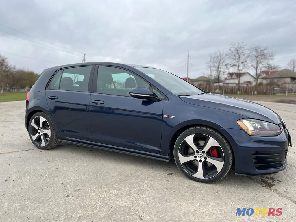 2015' Volkswagen Golf photo #3