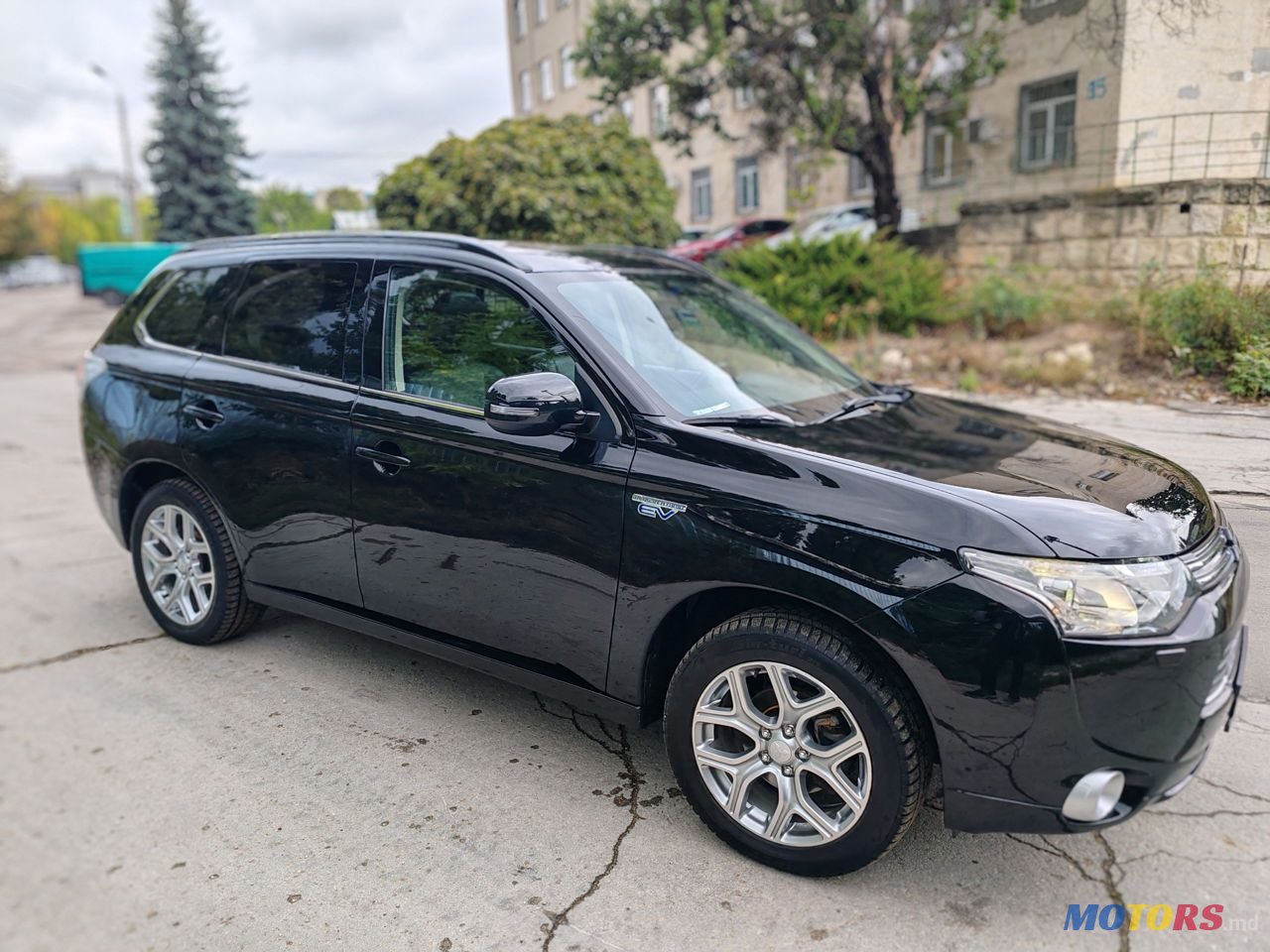 2014' Mitsubishi Outlander photo #4