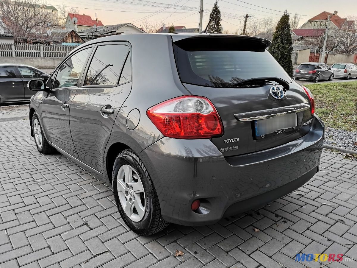 2012' Toyota Auris photo #4