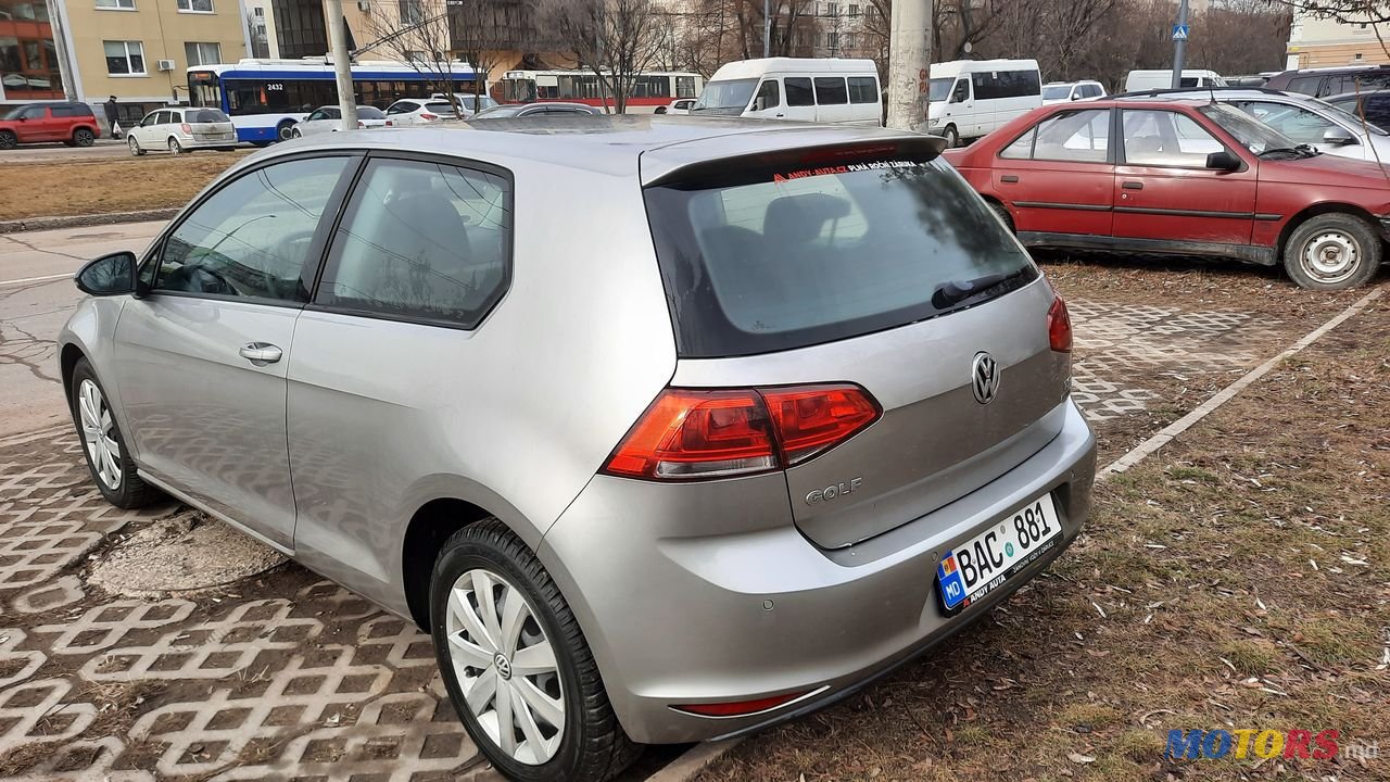 2012' Volkswagen Golf photo #6