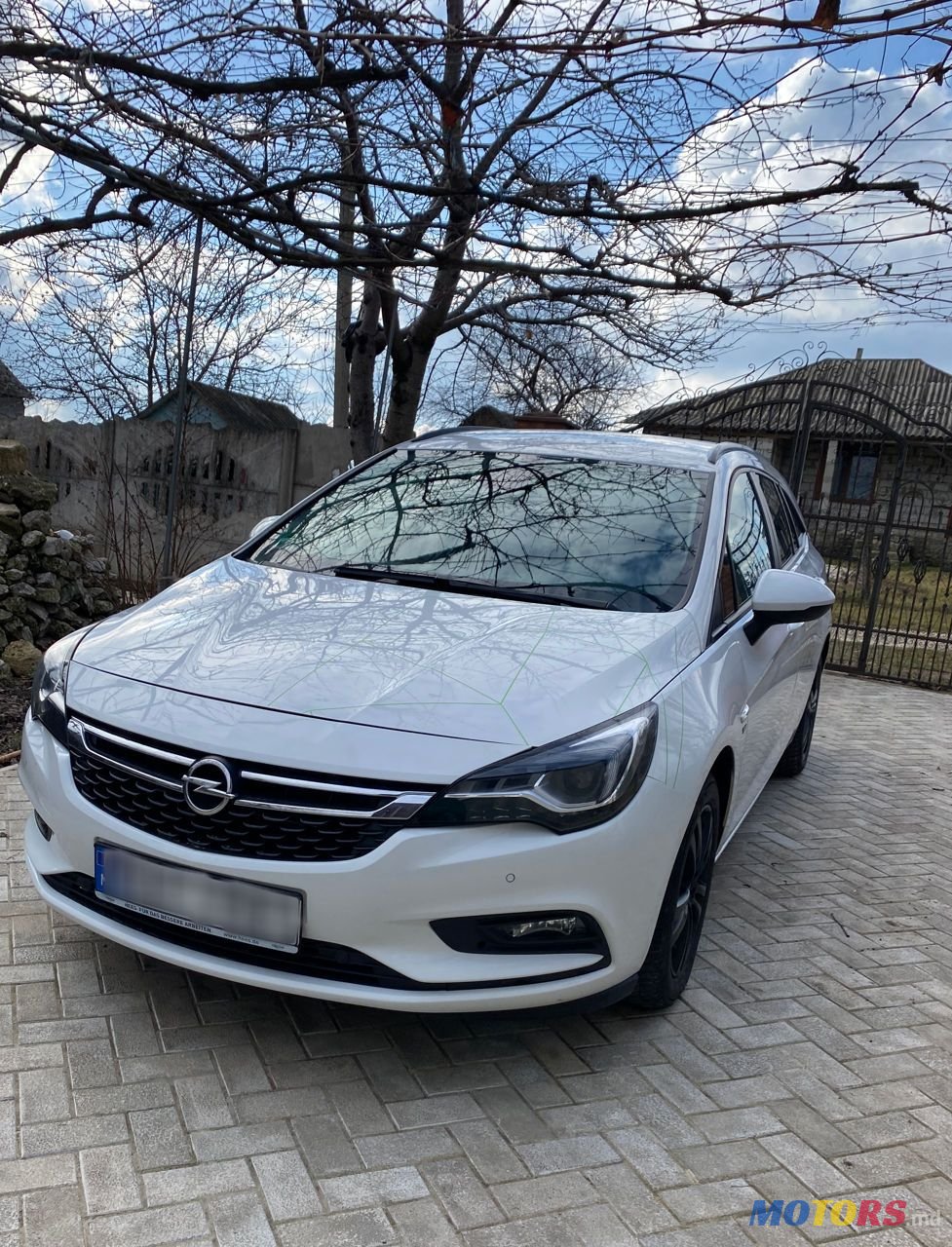 2019' Opel Astra photo #2