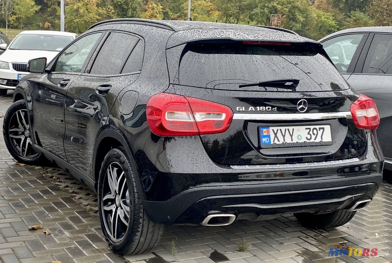 2015' Mercedes-Benz Gla photo #2