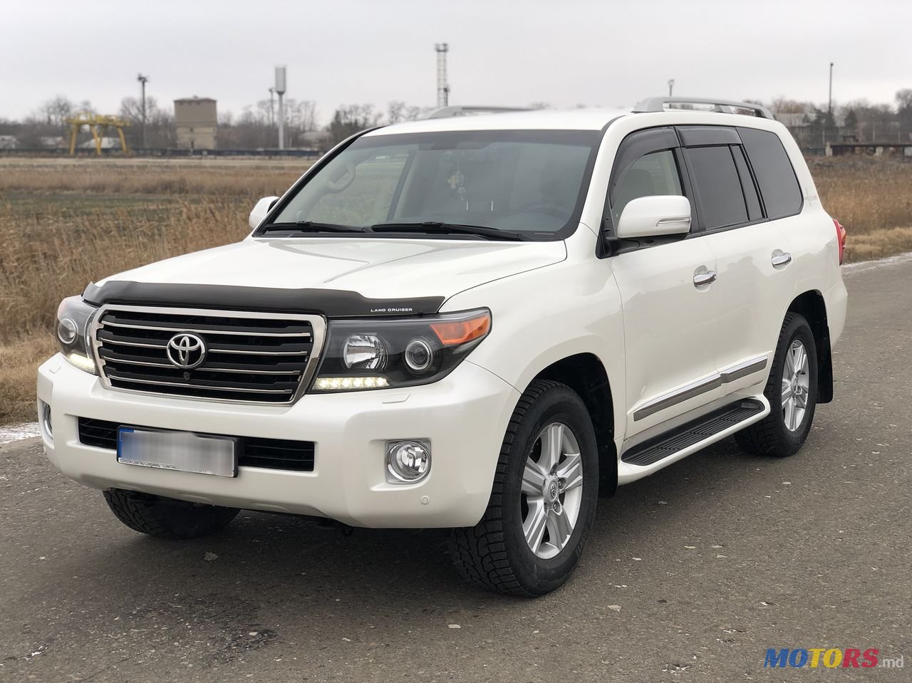 2014' Toyota Land Cruiser photo #1