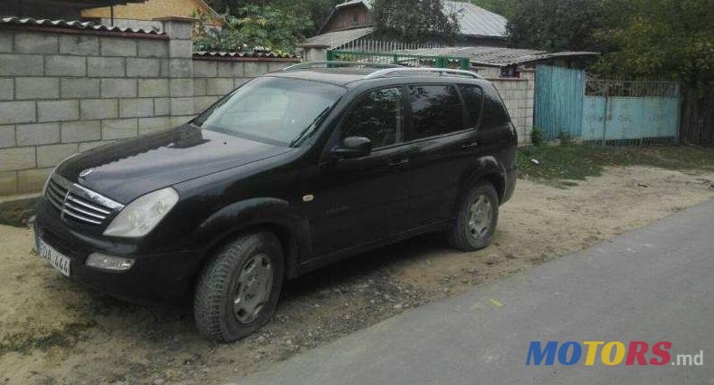 2005' SsangYong Rodius photo #2