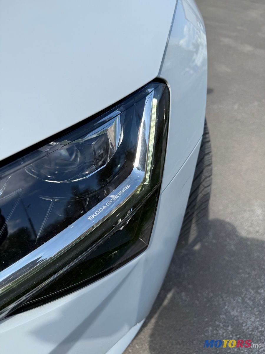 2019' Skoda Superb photo #2