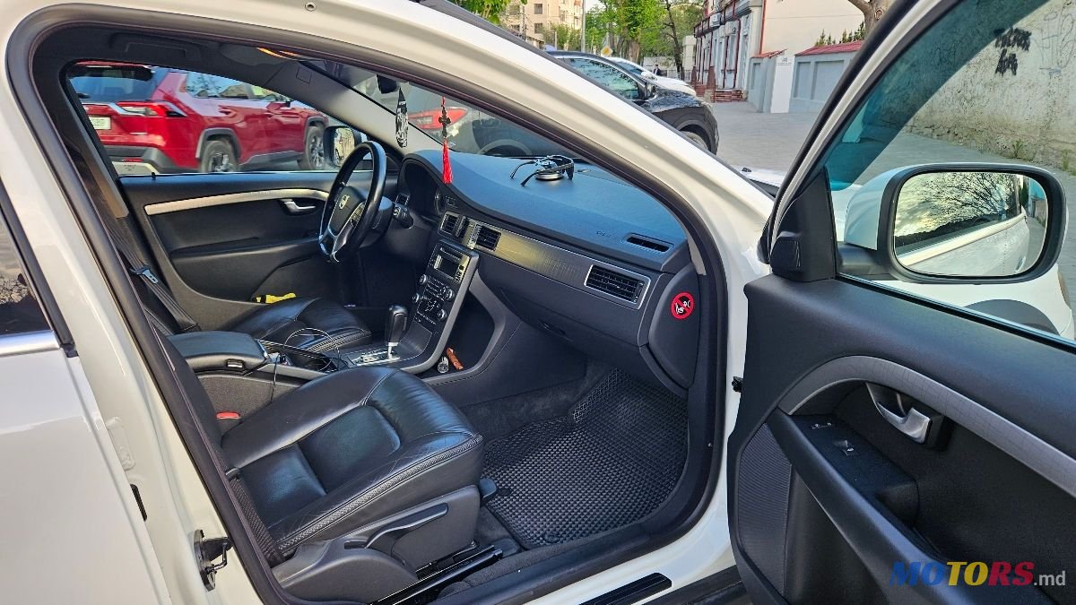 2010' Volvo XC70 photo #6