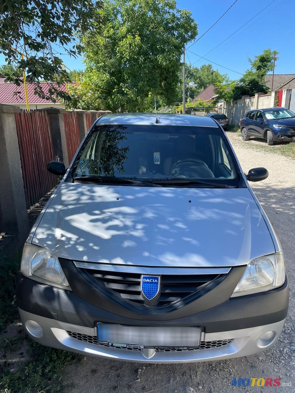 2008' Dacia Logan photo #2