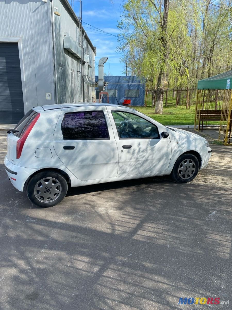 2004' Fiat Punto photo #1
