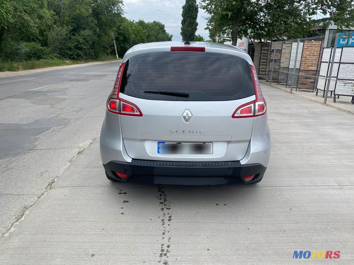 2010' Renault Scenic photo #6