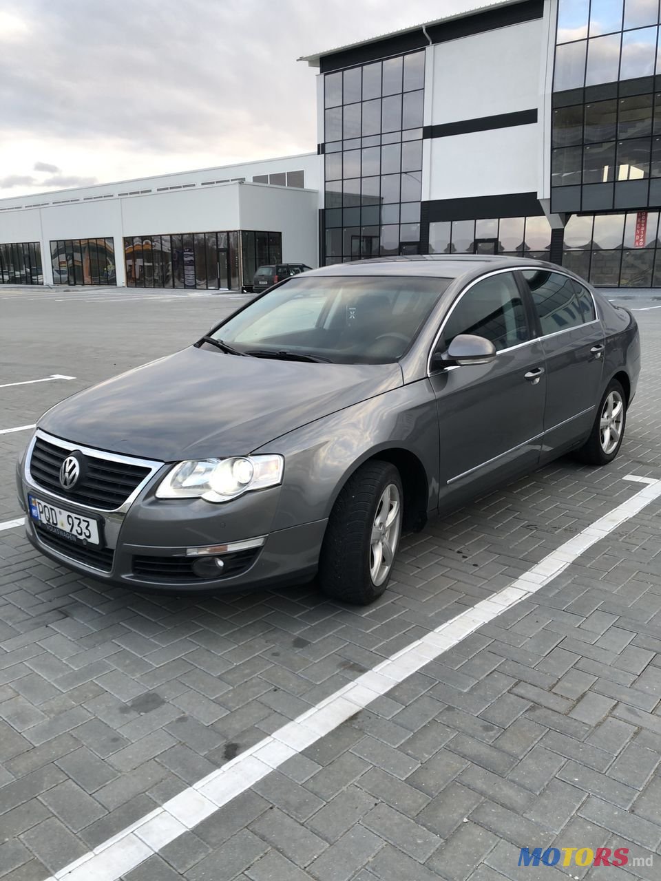 2005' Volkswagen Passat photo #1