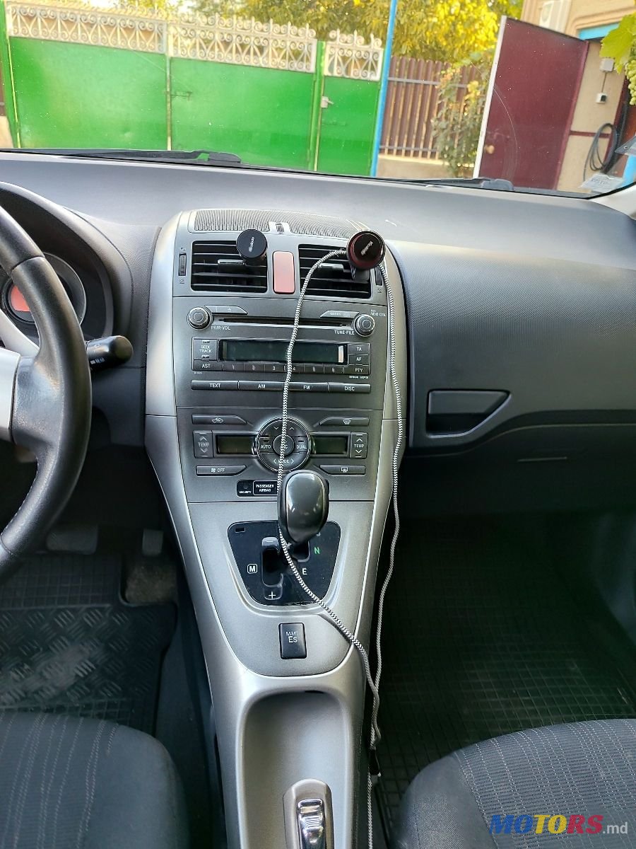 2007' Toyota Auris photo #3