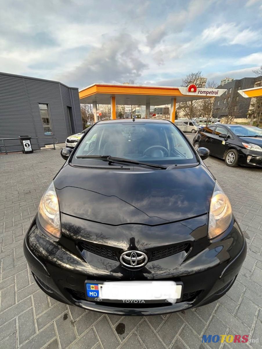2011' Toyota Aygo photo #3