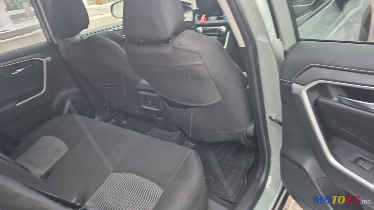 2023' Toyota RAV4 photo #6