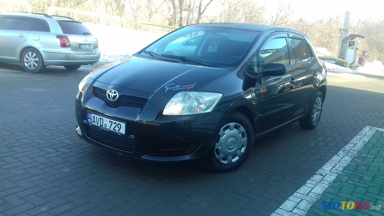 2009' Toyota Auris photo #1