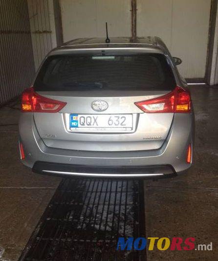 2013' Toyota Auris photo #1