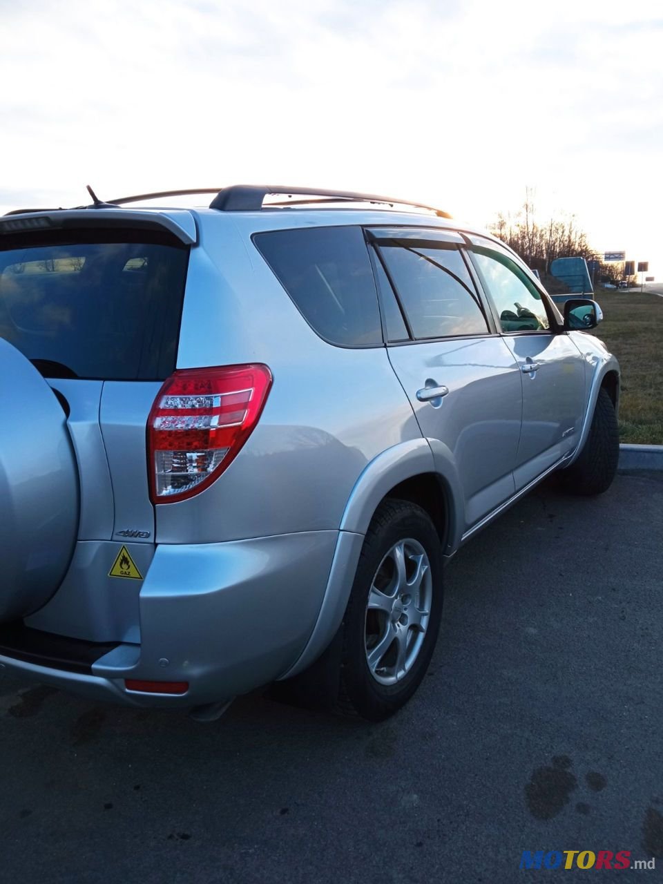 2010' Toyota RAV4 photo #3