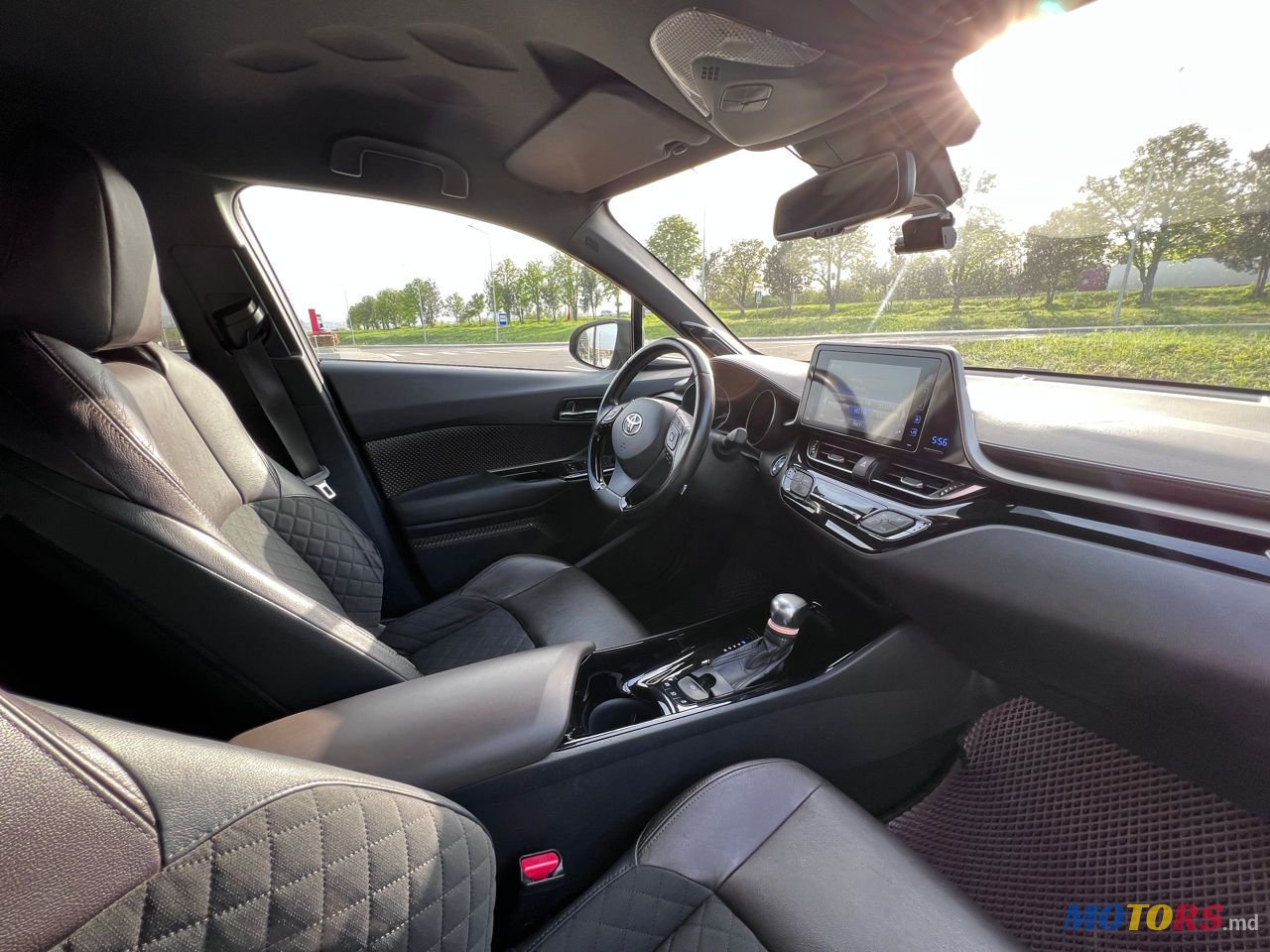 2016' Toyota C-HR photo #6