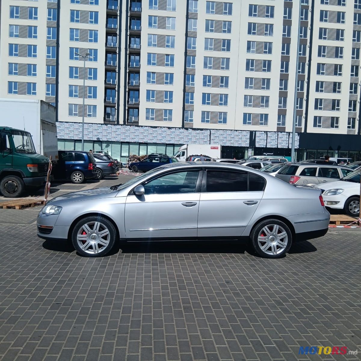 2007' Volkswagen Passat photo #5