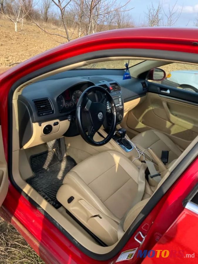 2009' Volkswagen Jetta photo #2