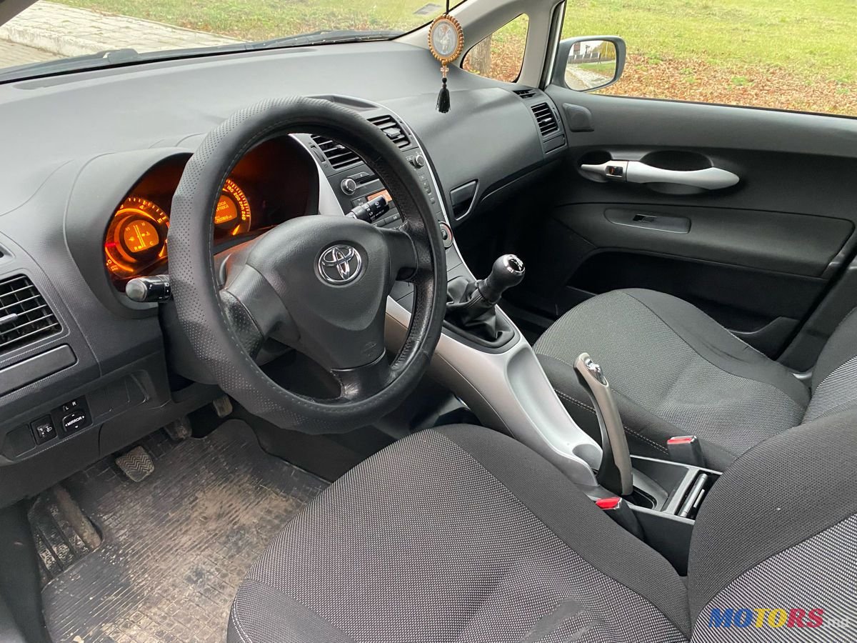2008' Toyota Auris photo #6