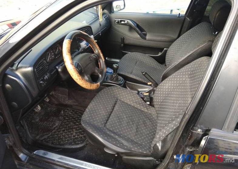 1995' Volkswagen Passat photo #2