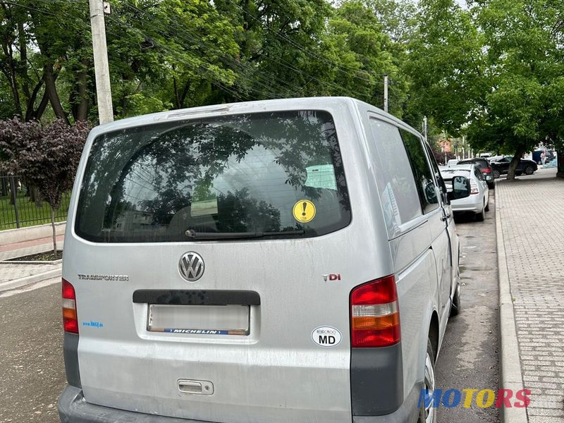 2005' Volkswagen Transporter photo #4