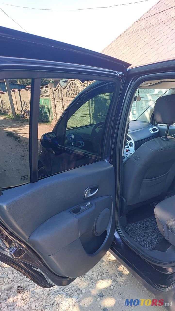 2010' Renault Modus photo #3