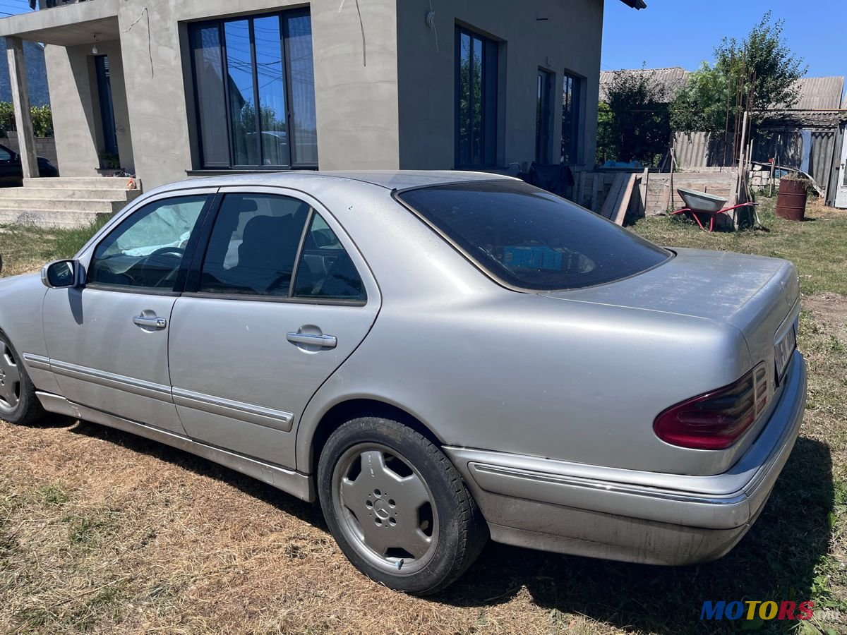 2000' Mercedes-Benz E-Class photo #2
