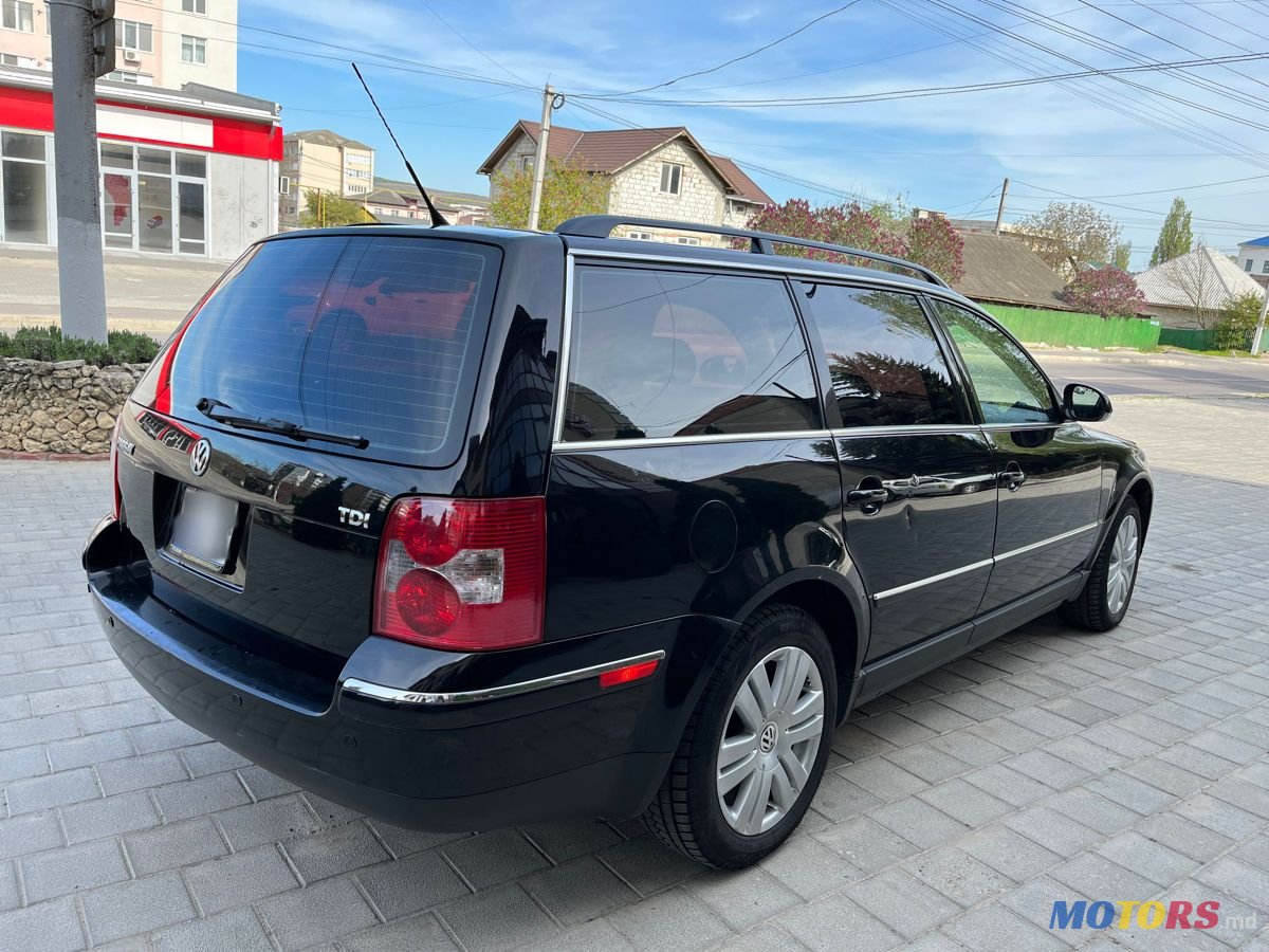 2005' Volkswagen Passat photo #4