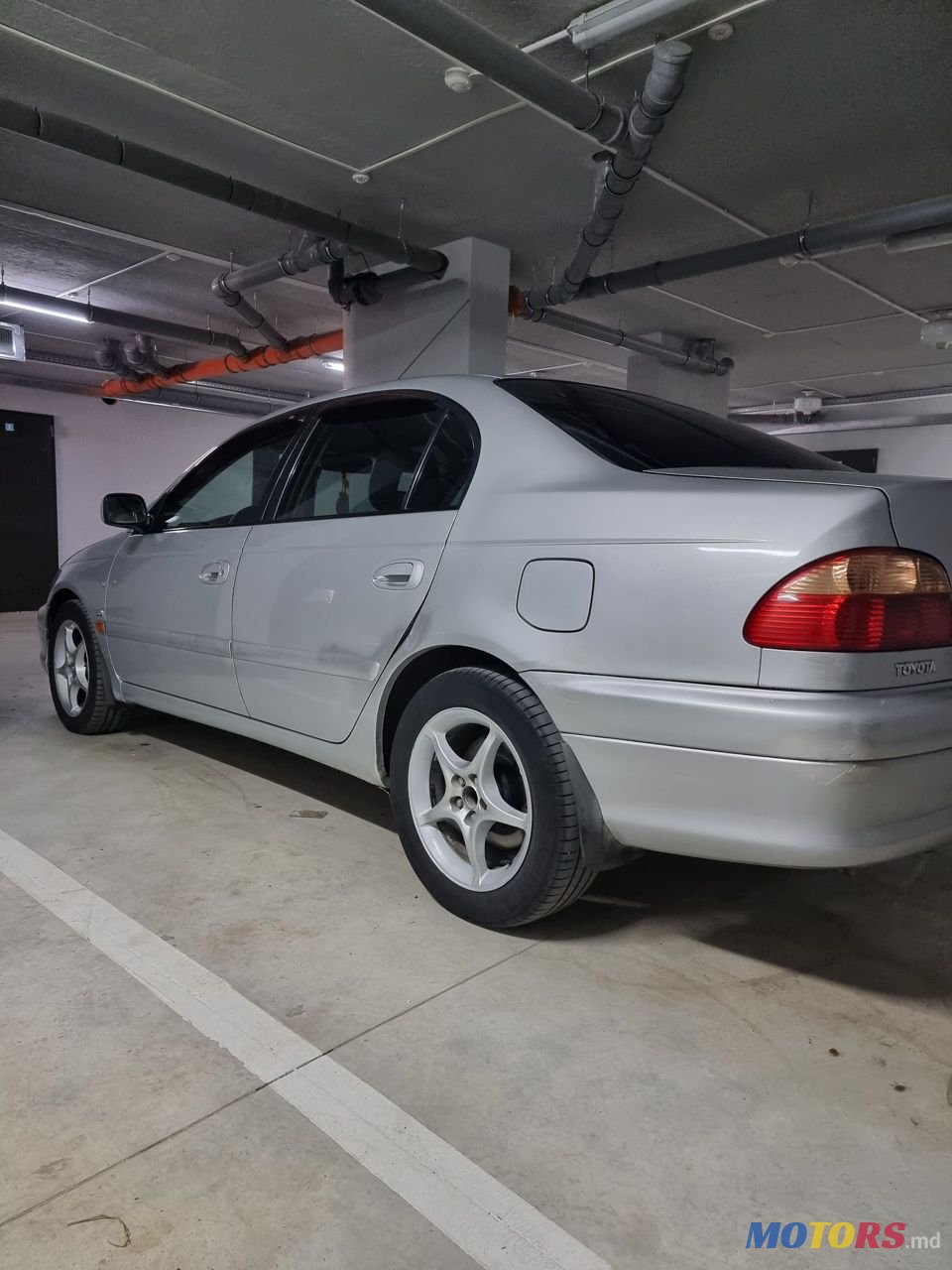 2001' Toyota Avensis photo #3