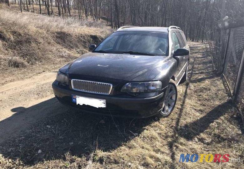 2001' Volvo V70 photo #1