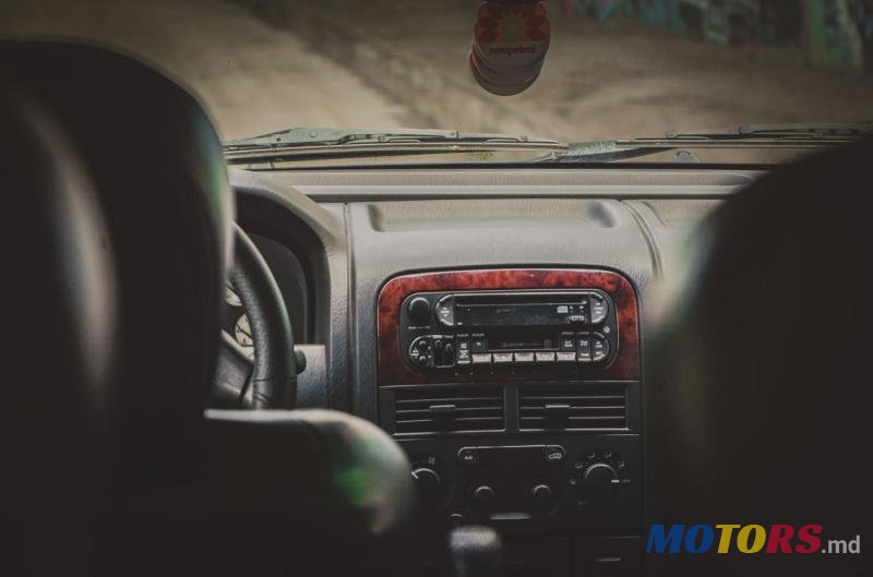 2002' Jeep Grand Cherokee photo #6