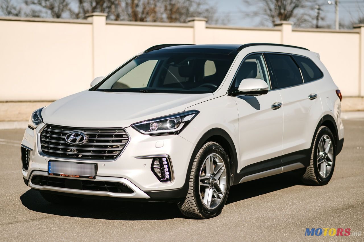 2017' Hyundai Santa Fe photo #3