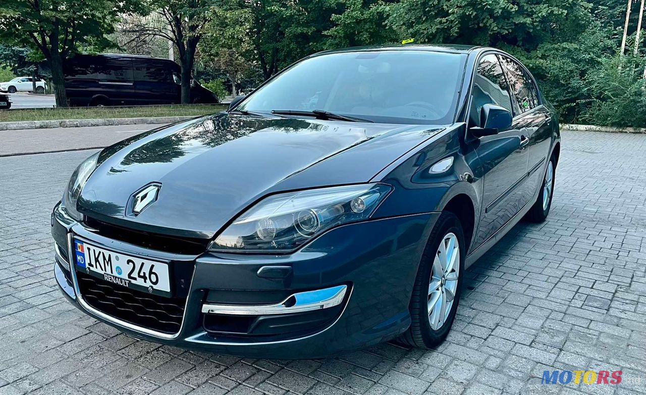 2013' Renault Laguna photo #2