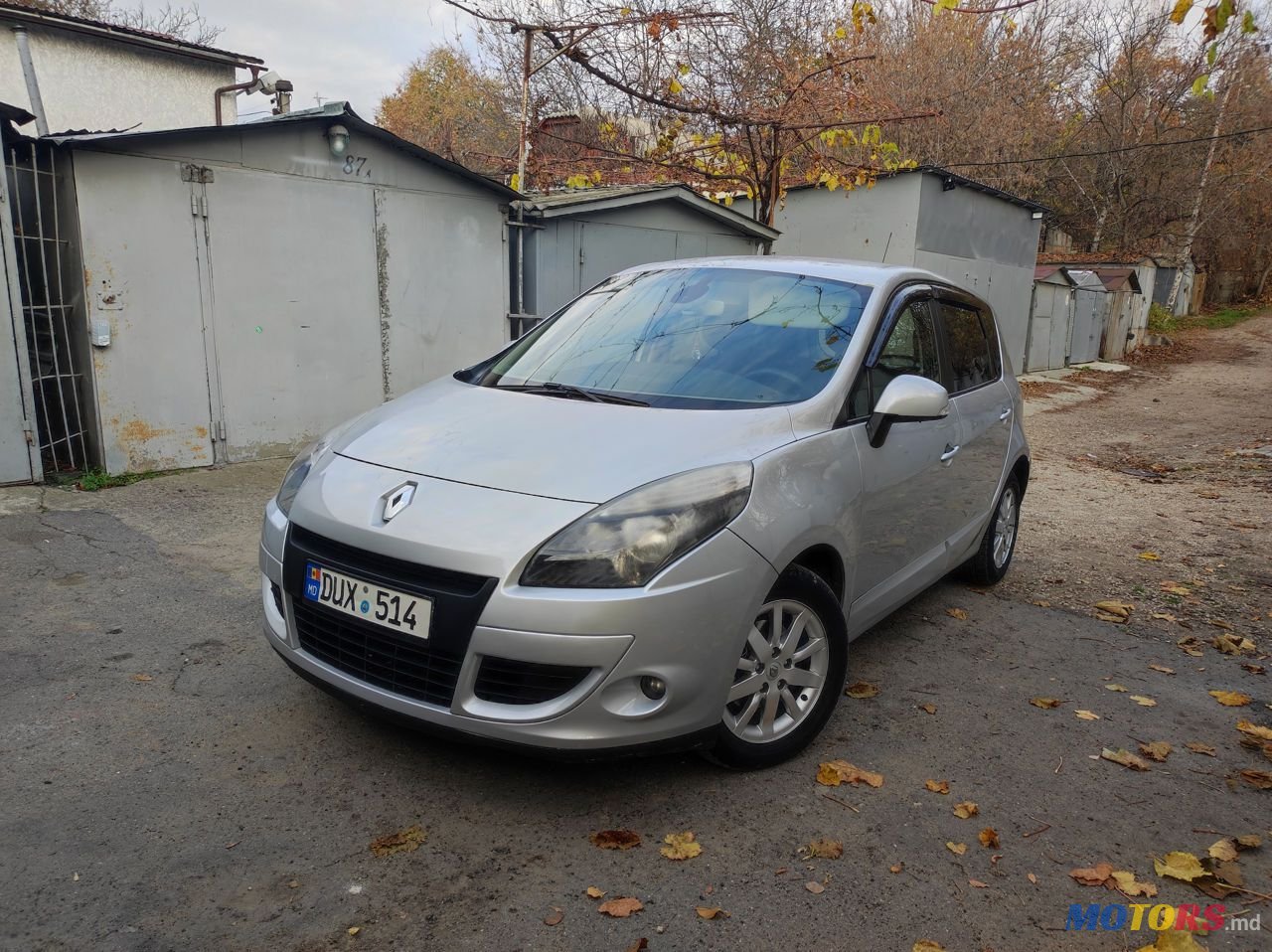 2009' Renault Scenic photo #1