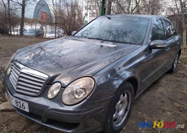 2004' Mercedes-Benz E photo #1