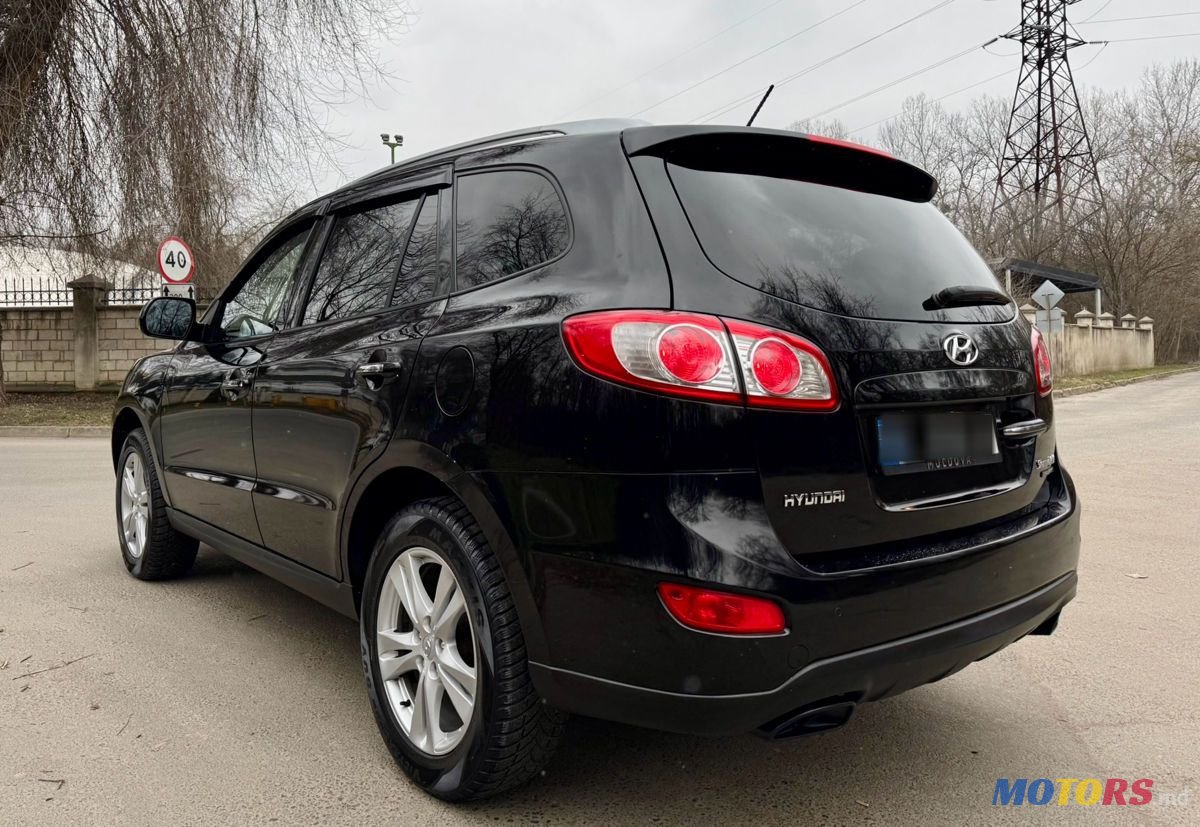 2010' Hyundai Santa Fe photo #5