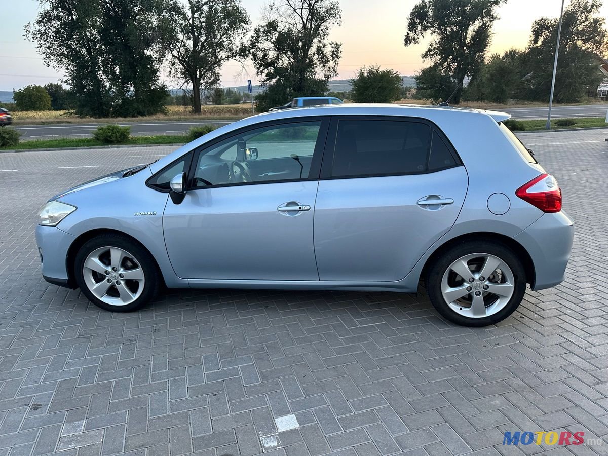 2010' Toyota Auris photo #4