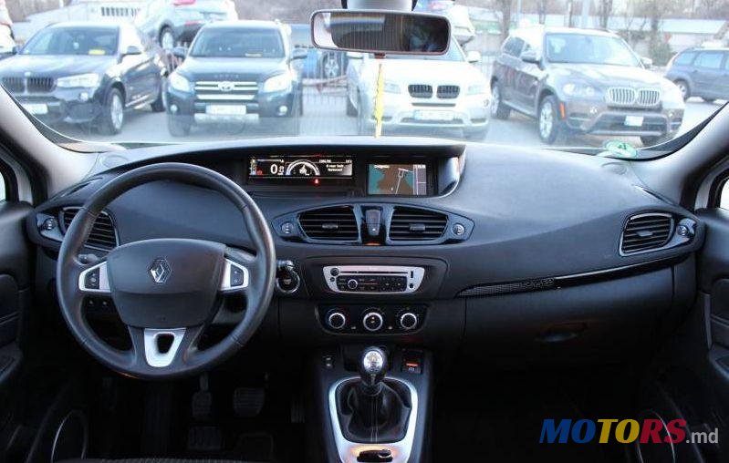 2012' Renault Grand Scenic photo #1