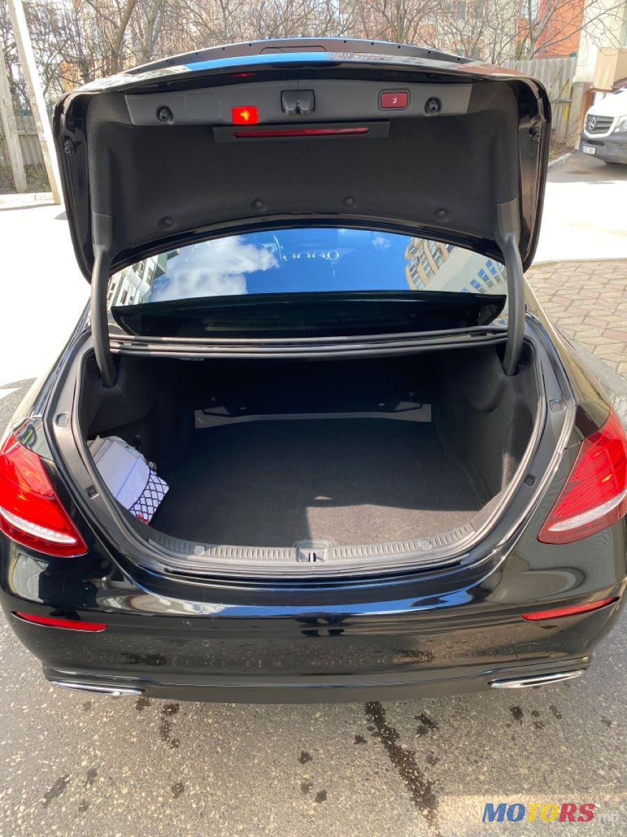 2019' Mercedes-Benz E-Class photo #4