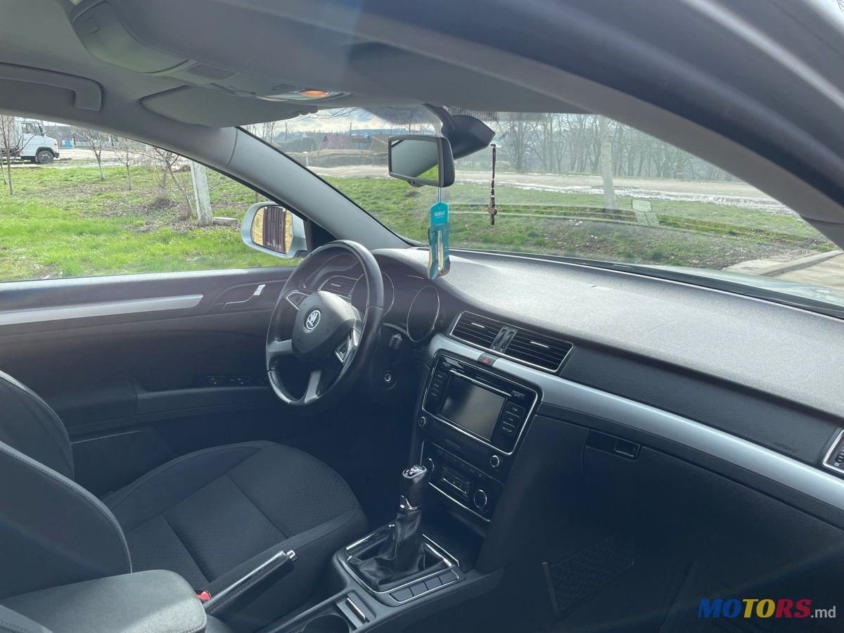 2013' Skoda Superb photo #2